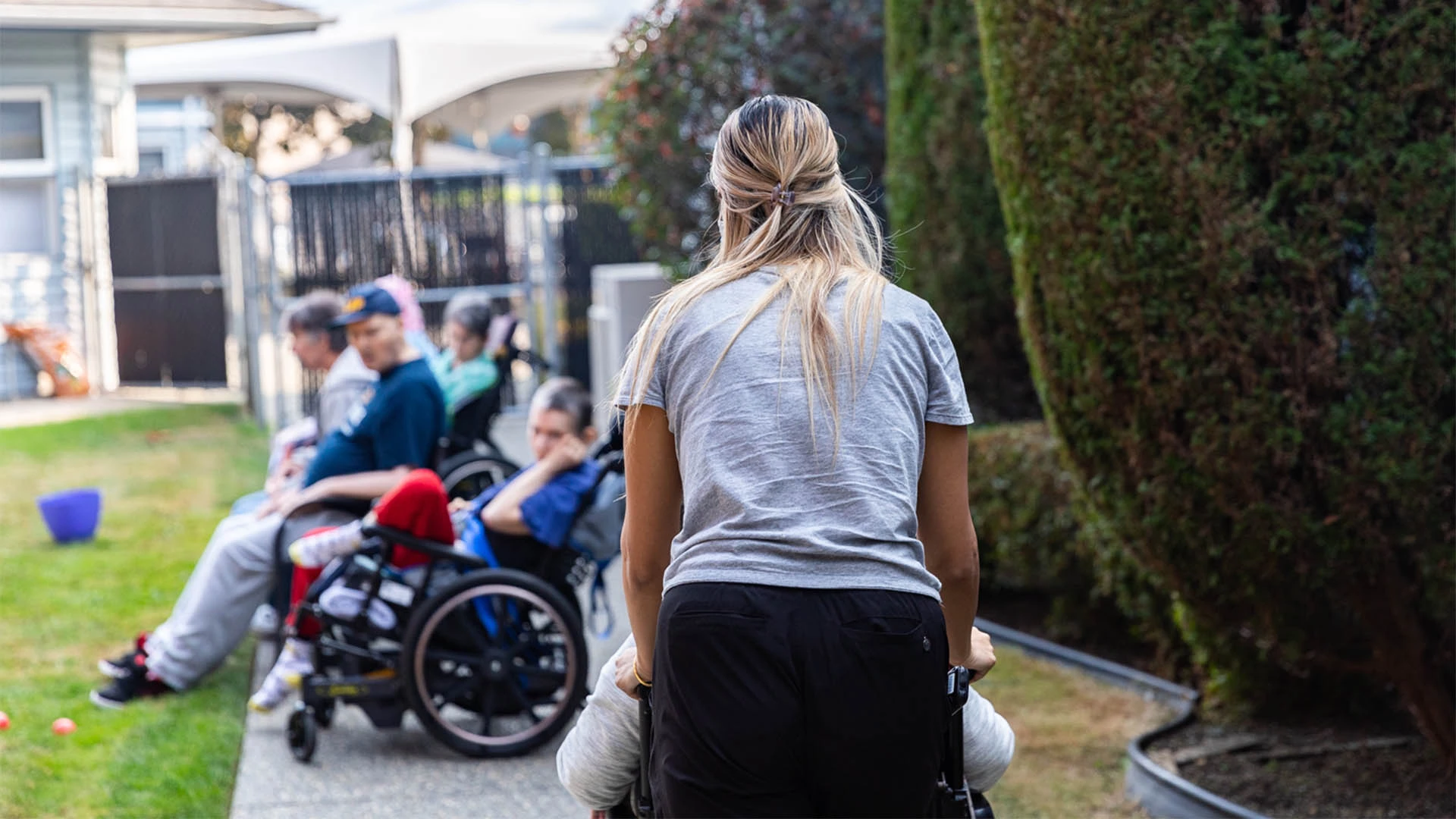 Health and Wellness service provide team handling elders at Fleetwood residence